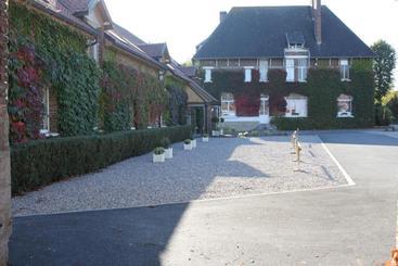 هتل Logis Hôtel & Restaurant   Le Manoir De Gavrelle