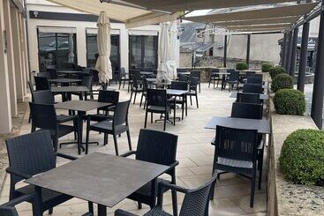 فندق Logis Hôtel élégance Au Vieux Morvan Récemment Rénové