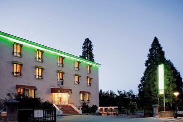 فندق Logis Hôtel Restaurant Les Cèdres