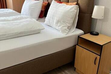 فندق Senica, Garni