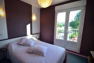 Отель Au Bec Salé