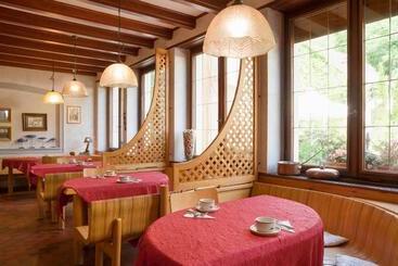 فندق La Fischhutte, The Originals Relais