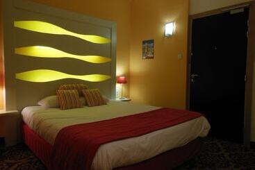 ホテル Logis Hôtel Le Glacier