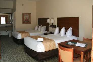 فندق Quality Inn