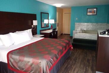 فندق Ramada By Wyndham Groton Mystic