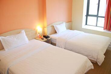 호텔 7days Inn Deyang Zhongjiang Kuishan Park