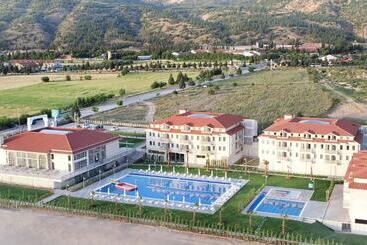 هتل Adempi̇ra Termal&spa