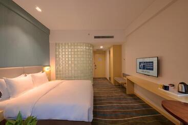 Отель Holiday Inn Express Luoyang Yichuan, An Ihg