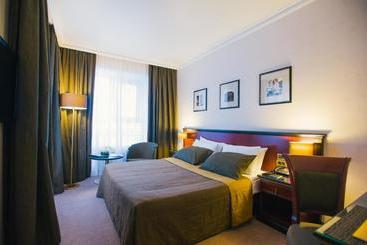 هتل Royal Plaza