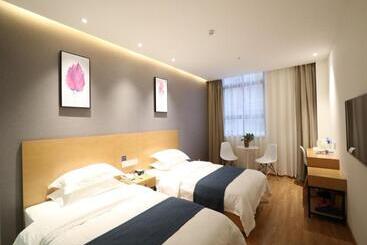 Hotel Shell Xinzheng Airport Port Huaxia Avenue