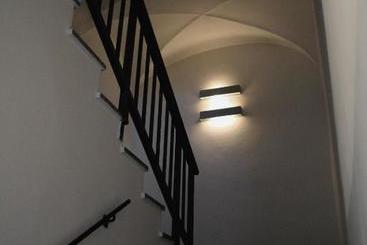 هتل Caccia Reale