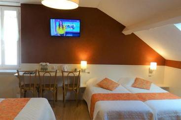 호텔 Hôtel Restaurant Chaleatsapet