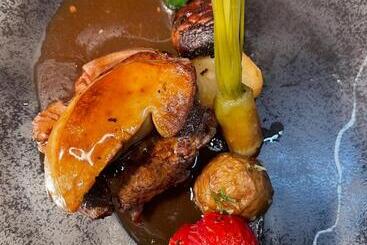 Hotel Logis Hôtel Restaurant Le Commerce