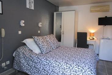 هتل La Petite Auberge
