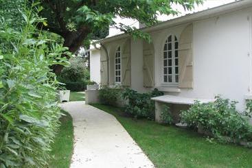 هتل Hôtel La Renaissance