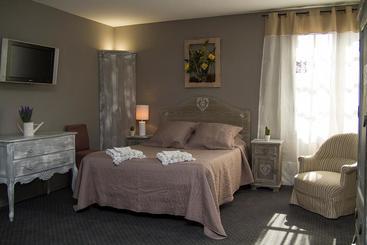 Отель Le Rouge Gorge