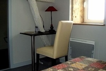 Logis Hotels  Auberge De La Tour   Hôtel Et Restaurant