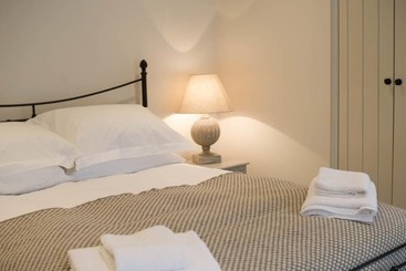 Benbow Holiday Cottages