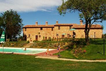 فندق ريفى Agriturismo I Fuochi