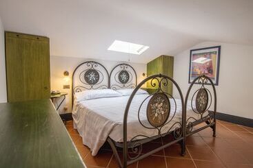 Rustic Cottage In Magione With Swimming Pool