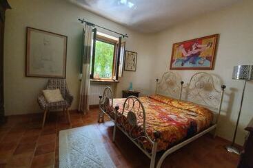 Agrifoglio B&b Con Giardino