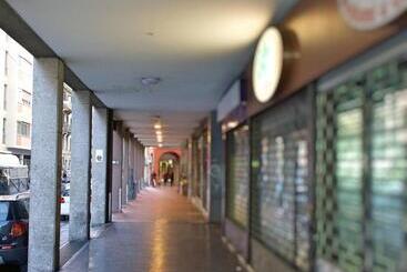 تختخواب و صبحانه L Antenna