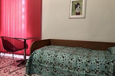 צימר Port Village Vesuvius