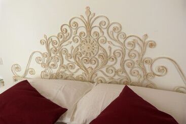 住宿加早餐  Clelia S Boutique Rooms & Suites