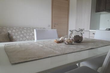 公寓式酒店  Poseidon Swim & Restaurant Apart