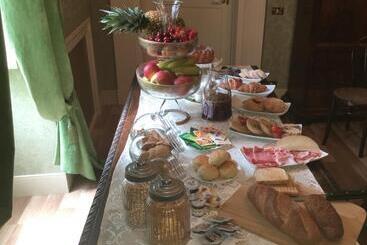 ベッドアンドブレックファースト Palazzo Laguardia