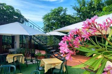 Chiaraluce Country House