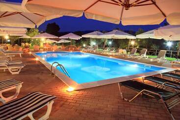 교외 호텔 Agriturismo Il Borgo Sul Lago