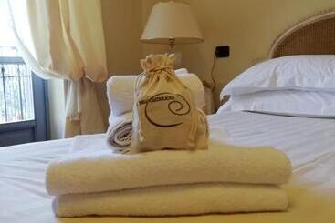 Отель Albergo Castiglione Langhe