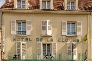 هتل Hôtel De La Cloche