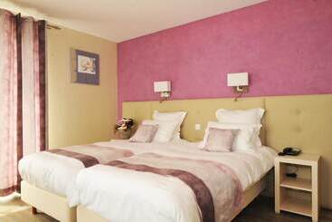Отель Logis Hostellerie Du Mont Aime