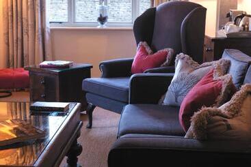 ホテル The Manor House