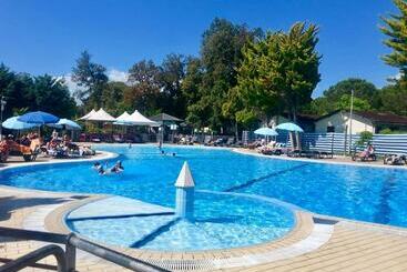 هتل Greenchalets Toskana Viareggio Campsite