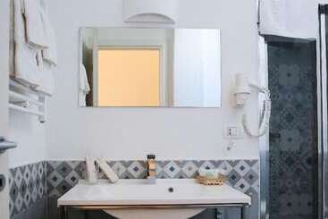 פנסיון Ailanthus Holiday Suites