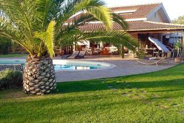 Пансион Country House Villa Di L Abbiu