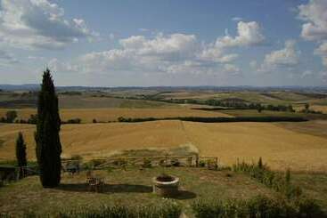 בית מלון כפרי La Torre Di Corsanello