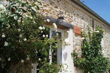 بنسيون Chambres D'hôtes Nomade Lodge