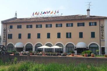 호텔 Bentivoglio Residenza D'epoca