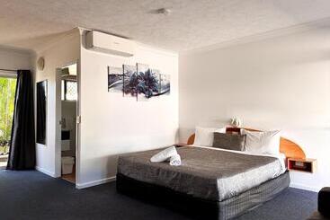 בית מלון כפרי Boulevard Lodge Bundaberg