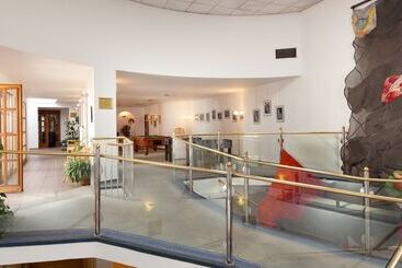 هتل Concertino Zlata Husa