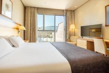 ホテル Ilunion Alcalá Norte