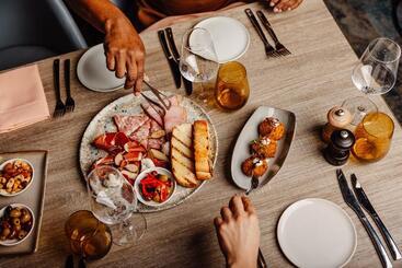 هتل Peppers Waymouth