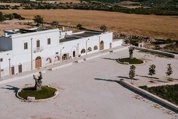 مبيت وإفطار Masseria La Sterpina