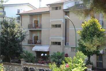 בית מלון כפרי Cremona