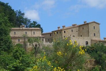 교외 호텔 Borgo Storico Cisterna