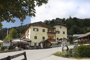 Отель Albergo Aurora
